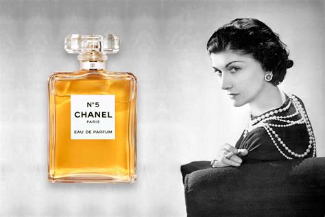 imagenes de la creadora de los perfumes chanel|Coco Chanel .